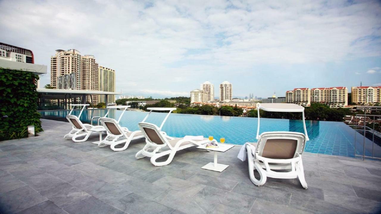 The Signature Serviced Apartment *